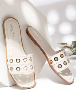 VALIOSAA - Women White Square Toe Casual Flats