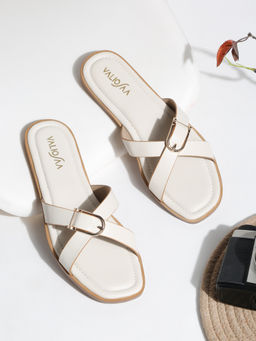 VALIOSAA - Women White Square Toe Casual Flats