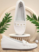 White color option, Currently selected