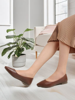 ELLE - Women Brown Textured Pointed-Toe Slip-On Flats