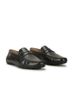 Guess - Men Black Solid Slip-on Loafers