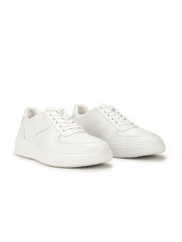Guess - Men White Solid Lace-Up Sneakers
