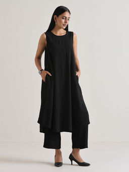 trueBrowns - Black Panelled Co-Ord (Set of 2)