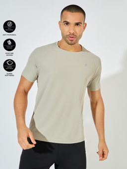 Styli Elevate - Men Off White Regular Fit Solid Activewear T-Shirt