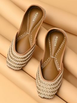 ROCIA - By Regal Ivory Women Embroidered Juttis