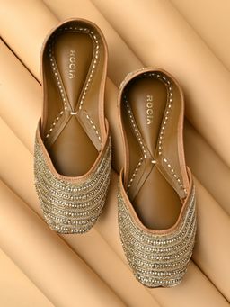 ROCIA - By Regal Gold Women Embroidered Juttis