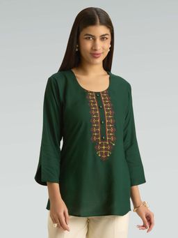 Women Plus - Green Viscose Rayon Embroidered Thread Work Short Kurti