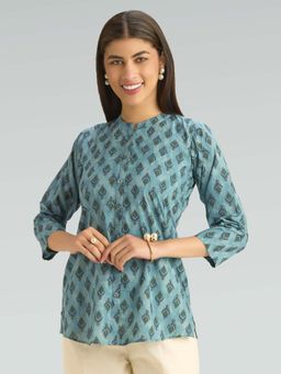 Women Plus - Blue Pure Cotton Floral Printed Short Kurti