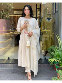 Gahan - Cream Straight Anarkali Kurta with Pant & Dupatta