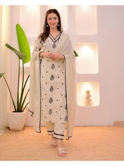 Gahan - Cream Straight Kurta with Pant & Dupatta