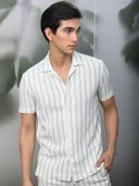 Off White color option, Currently selected