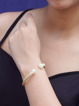 Niscka - Elegant Adjustable Gold-Plated Bracelet with Zircon and Faux Pearls