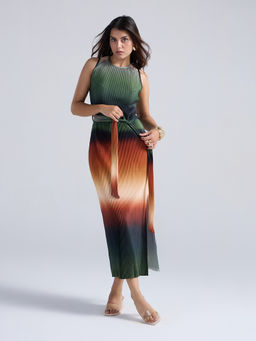 Twenty Dresses by Nykaa Fashion - Green Ombre Round Neck Side Slit Midi Dress with Belt
