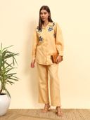 Mustard color option, Currently selected