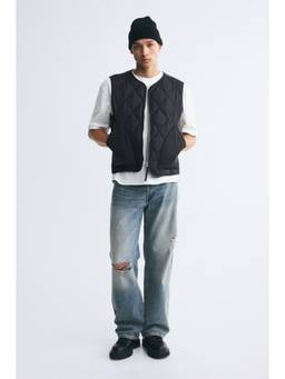 H&M - Men Black Quilted Gilet