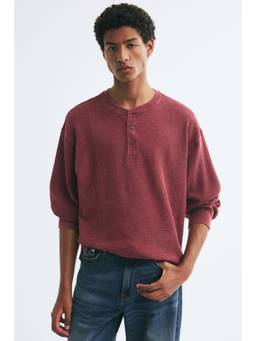 H&M - Men Red Regular Fit Waffled henley top