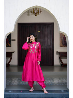 Label Shaurya Sanadhya - Magenta Pink Kurta Embroidery Co-Ord Set