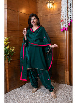 Label Shaurya Sanadhya - Velvet Green Embroidered Kurta With Salwar And Dupatta