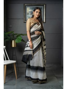 MAAHISHMATI SAREES - White Checks And Lotus Printed Saree with Unstitched Blouse