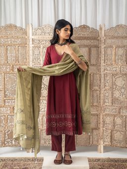 SRJANA - Maroon Resham Embroidered Flared Kurta With Pant And Dupatta