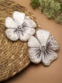 Moedbuille - Off White Contemporary Earrings