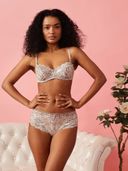 Off White color option, Currently selected