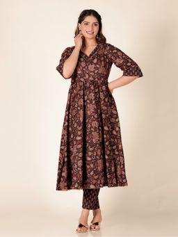 ARAMYA - Women Brown Soft Cotton Flared Gold Foil Print Kurta with Pant
