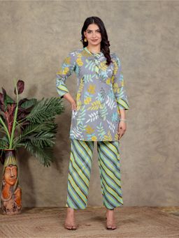 ARAMYA - Women Grey Soft Cotton Straight Foliage Print Kurta with Pant