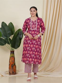 ARAMYA - Women Magenta Soft Cotton Straight Floral Print Kurta with Pant