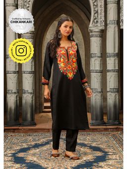 House of Chikankari - Kasmira Aari woollen Straight Kurta with Pant (Set of 2)