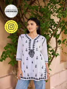 House of Chikankari - Women's White Cotton Chikankari Embroidered Tunic