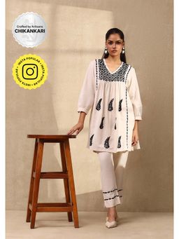 House of Chikankari - Women's Off White Cotton Linen Blend Chikankari Co-Ord (Set of 2)