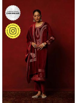 House of Chikankari - Maroon Velvet Embroidered Women's Kurta With Pant And Dupatta
