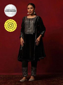 House of Chikankari - Black Solid Women's Kurta with Leggings and Dupatta
