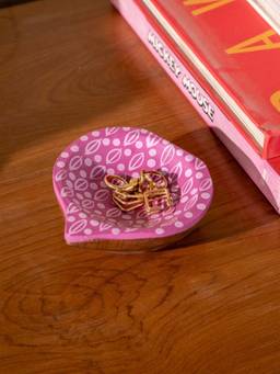 Freedom Tree - The Fig Friend Pink Mango Wood Table Accent Showpiece