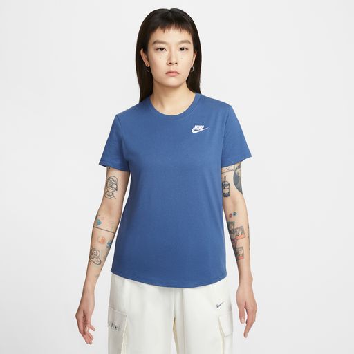 Nike Sportswear Club Essentials - Women's T-Shirt