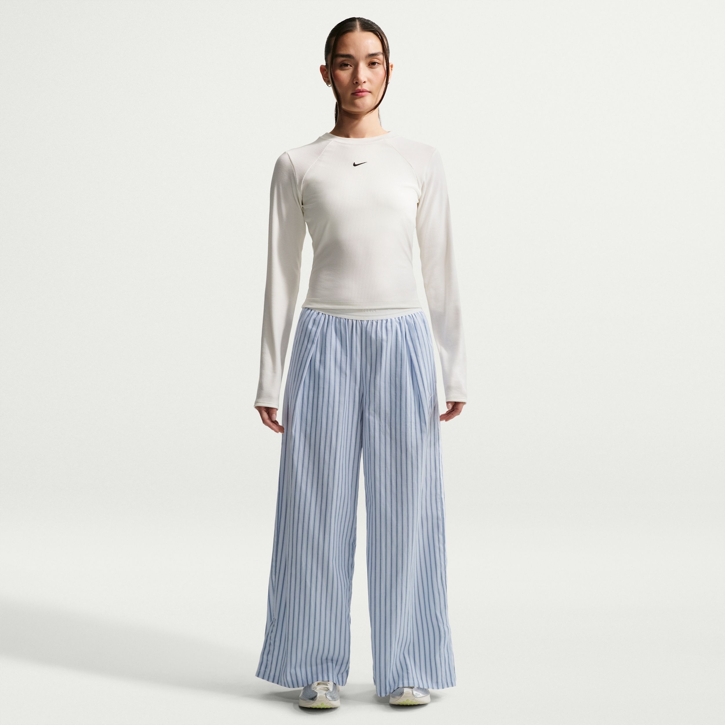 Nike Sportswear Chill Poplin - Women's Loose Mid-Rise Woven Striped Trousers