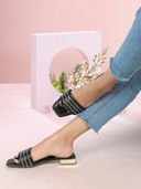 Black color option, Sold out, Currently selected