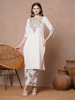 FASHOR - Off White Floral Embroidered Straight Fit Kurta with Palazzo (Set of 2)