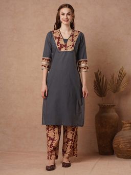 FASHOR - Grey Sequin Embellished Kurta with Floral Printed Palazzo (Set of 2)
