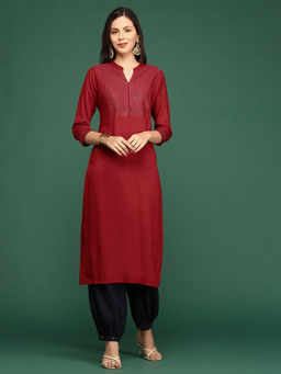 SHOWOFF - Women's Red Solid Straight Kurta