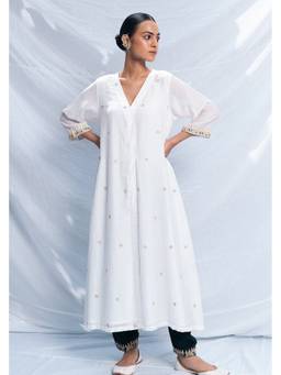 Raas By Ekta - White Chandni Raatein Kurta and Pant with Dupatta