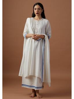 Raas By Ekta - White Jamdani Kurta with Pant and Dupatta