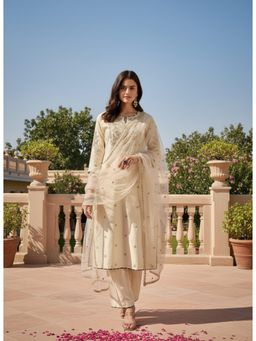 Gahan - Womens Off White Embroidered Kurta with Pant & Dupatta