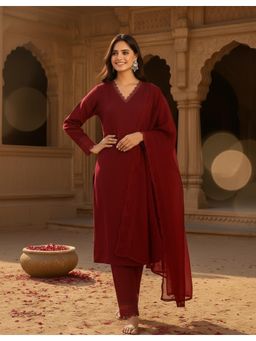 Gahan - Womens Maroon Solid Kurta with Pant & Lace Work Dupatta