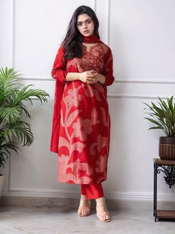 Gahan - Womens Red Viscose Rayon Straight Printed Kurta with Pant & Dupatta