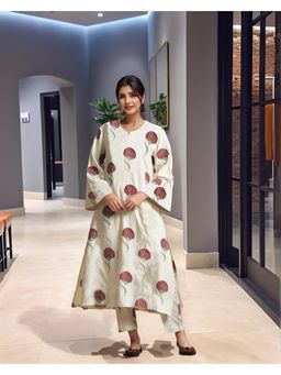 Gahan - Womens Beige Viscose Rayon Straight Printed Kurta with Pant