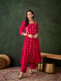 Gahan - Womens Red Designer Embroidered Stylish Kurta with Pant