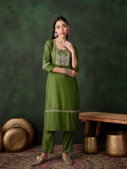 Gahan - Womens Green Designer Embroidered Stylish Kurta with Pant