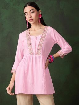 Gahan - Womens Pink Textured Trendy Floral Work Stylish Kurti